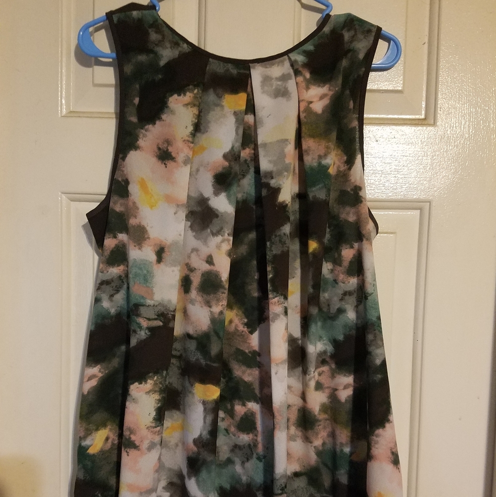 Top - Picture 3 of 4